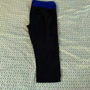 Under Armour fitted capris